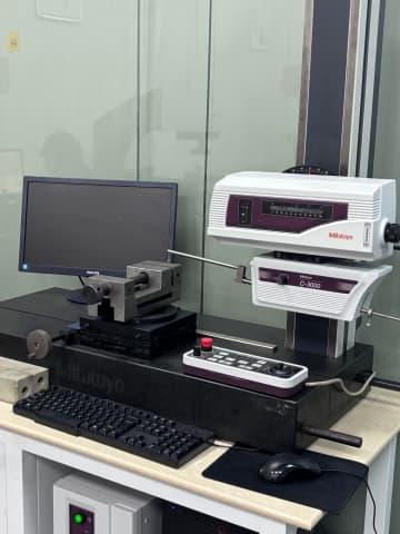 Contour Measuring Instrument