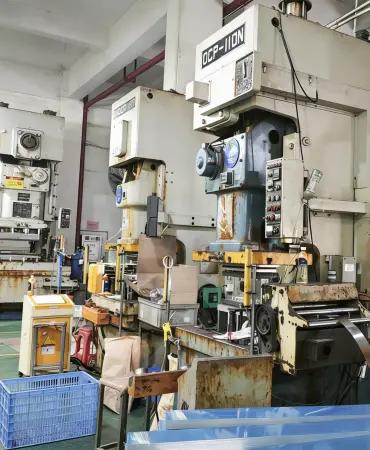Pressa per stampaggio di precisione ad alta velocità