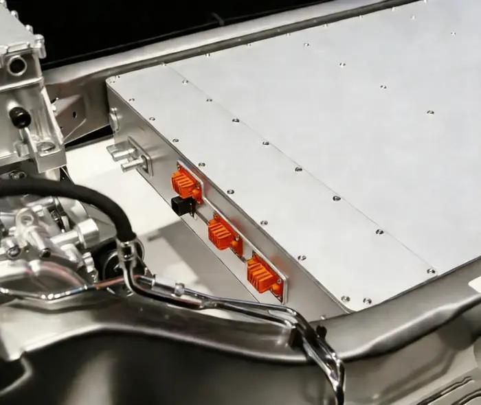 电动汽车电池模块端板：一体式密封和屏蔽