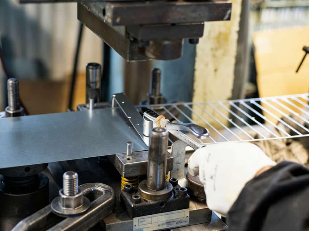 Stampaggio metalli con LS Manufacturing