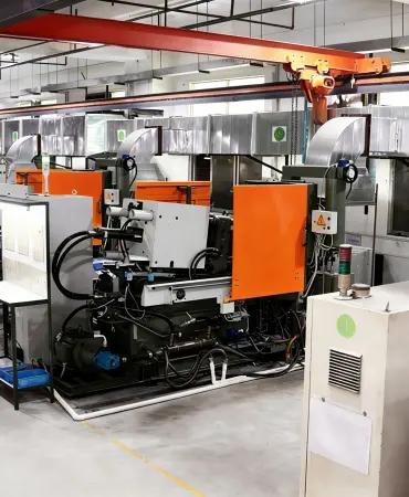 Vista dell'officina della fabbrica di pressofusione 1