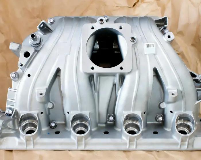 Insertos para moldes de injeção de coletores de motores automotivos