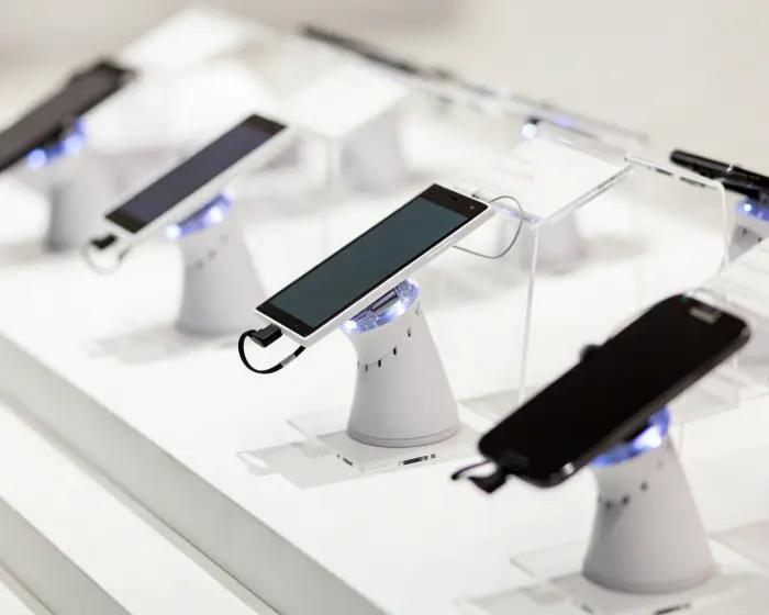 LS Manufacturing y marca líder de teléfonos inteligentes: componentes de precisión para el lanzamiento emblemático