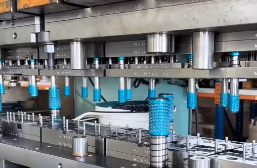 順送金型スタンピング