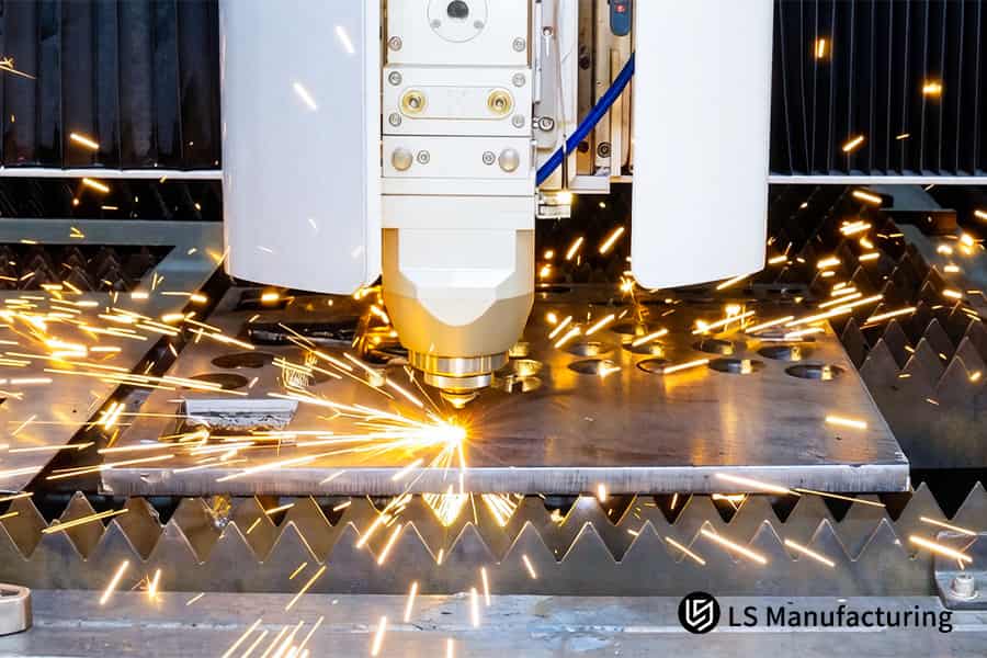 ثقب لوح فولاذي سميك مثقوب مسبقًا لمكبس هيدروليكي مخصص أو إطار آلة صناعية.