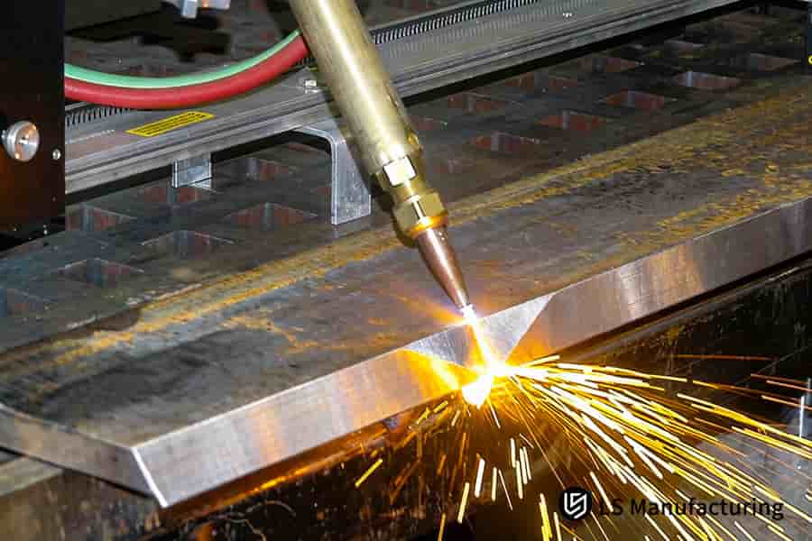 自動面取りヘッドは鋼管端を加工し、構造接合部の主要な溶接準備サービスを提供します。